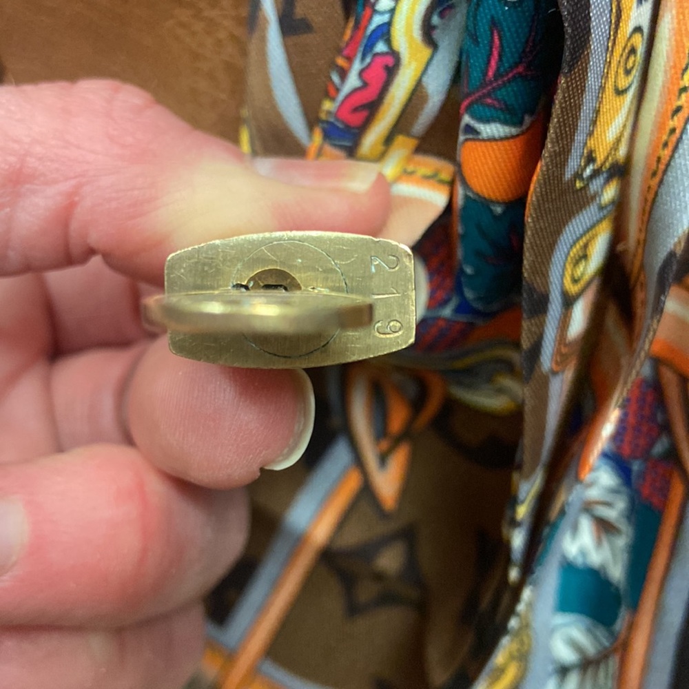LV Vintage lock & key #219 - Picture 4 of 6